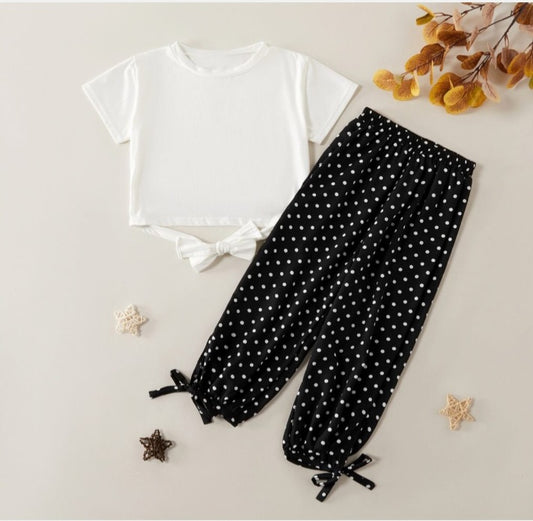 Stylish Solid Tee and Polka Dots Print Pant Set